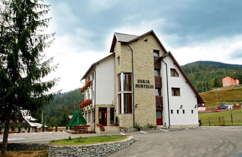 Pensiunea Vraja Muntelui Arieşeni エクステリア 写真