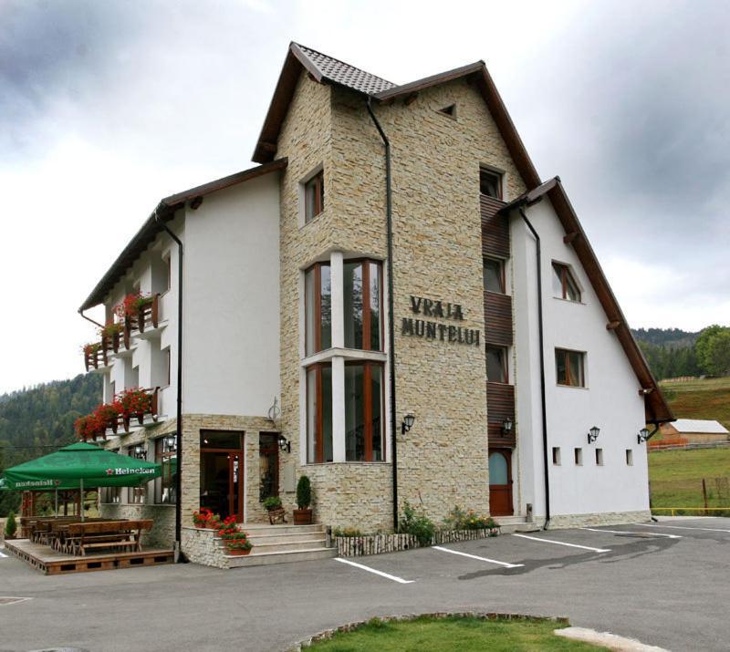 Pensiunea Vraja Muntelui Arieşeni エクステリア 写真